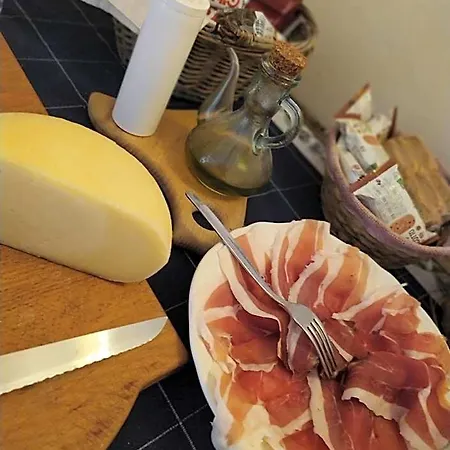 Pane E Vino Nocleg ze śniadaniem 4*